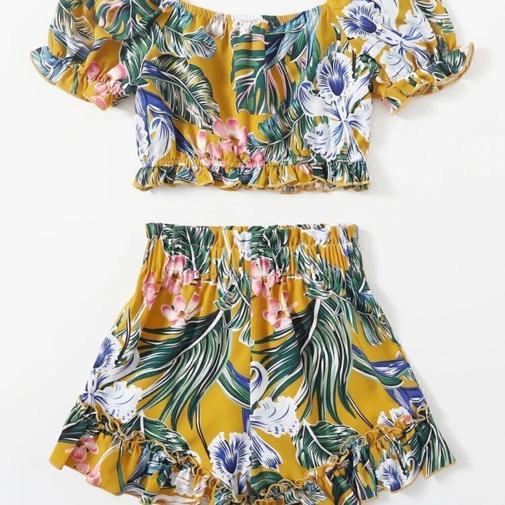 SHEIN Girls Tropical Print Puff Sleeve Crop Top & Ruffle Hem Shorts Set NWT 💙👍